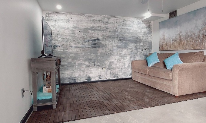 Mount Oliver Apartment | Cozy Urban Apartment Close to the Heart of Everything Pittsburgh