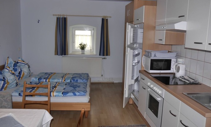 Großdietmanns Apartment | Cozy vacation apartment (55sqm) with terrace and free wifi