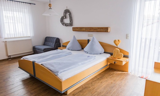 Absberg Apartment | Cozy vacation apartment for 4 people with balcony