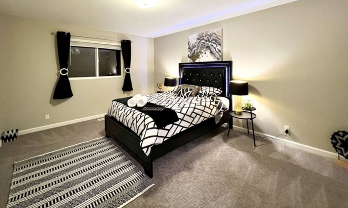 Silver Lake House | COZY VILLA: @ the most convenient location