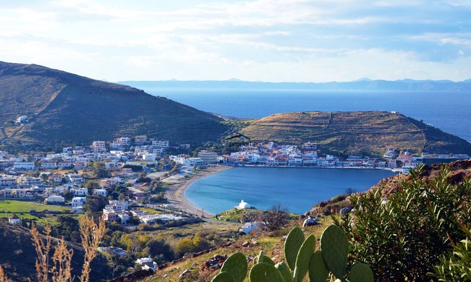 Korissia Villa | Cozy villa with a swimming pool overlooking the Port of Kea