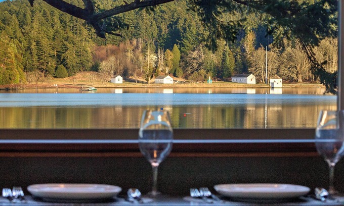 Friday Harbor Cabin | Cozy Waterfront Cabin! (GBH)