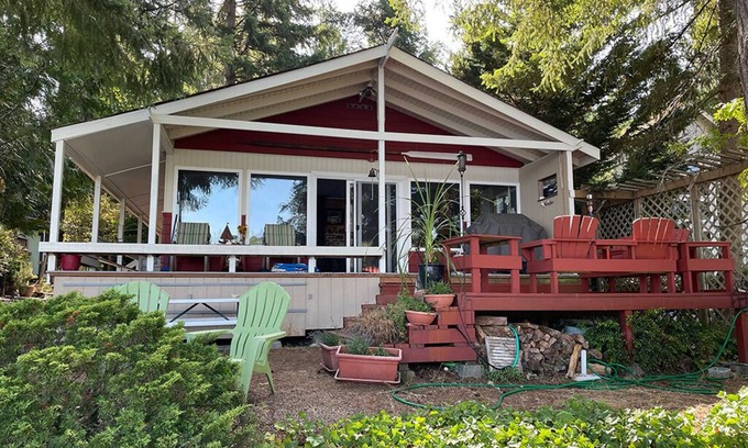 Longbranch Cabin | Cozy waterfront cabin on Puget Sound. Relax in a serene setting at Bryan's Inn.