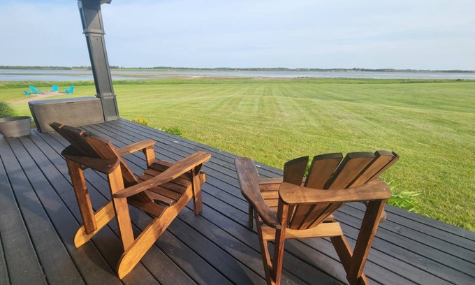 Prince County House | Cozy Waterfront Country Home w/game room. Close to all amenities!