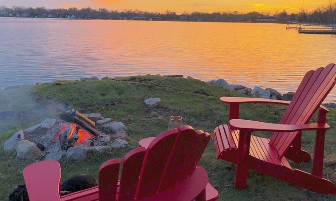 Orillia House | Cozy waterfront house on lake Simcoe, 3 minutes from downtown Orillia
