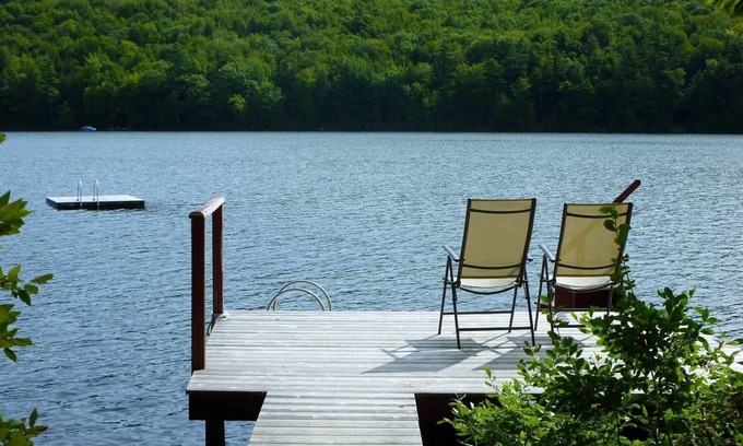 Nelson Cabin | Cozy, Wooded, Waterfront, Mountain View Cabin on Silver Lake