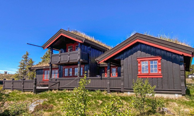 Nord-Aurdal House | Cozy wooden cabin at Aurdalsåsen with beautiful views over the mountain landscape.