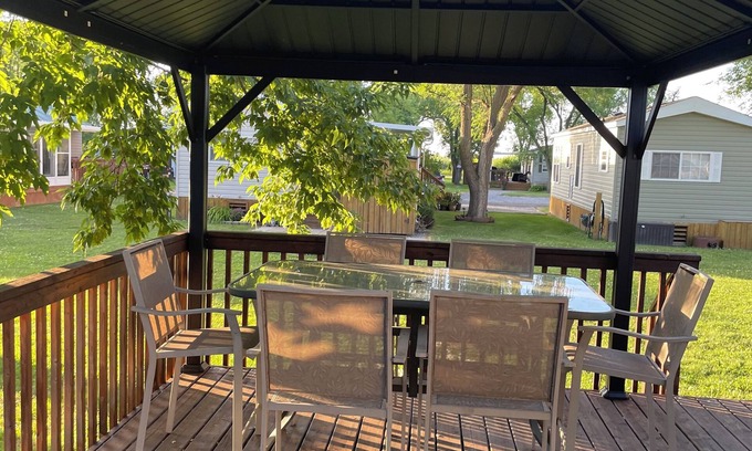 Niagara-on-the-Lake Cottage | CozyCottage in Niagara On The Lake with Vinyard View 10 minutes from Downtown