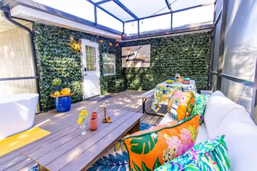 Orlando House | CozyHome BigGrdn RmWTub PetOkUCF