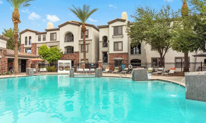 Glendale Sports and Entertainment District Apartment | CozySuites Glendale by the stadium with pool! 28