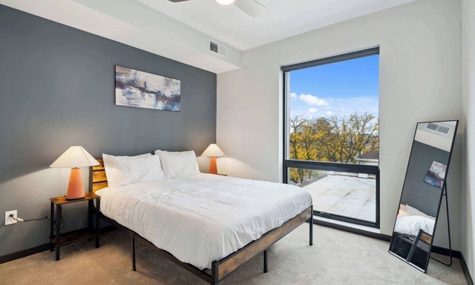 Lockerbie Square Apartment | CozySuites Mass with parking, lounge & roof deck #22