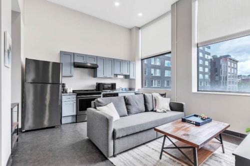 Cultural District Apartment | CozySuites Modern 1BR in Downtown Pitts #17