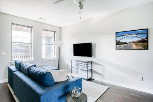 Music Row Apartment | CozySuites Music Row Chic 1BR w/free parking! 27