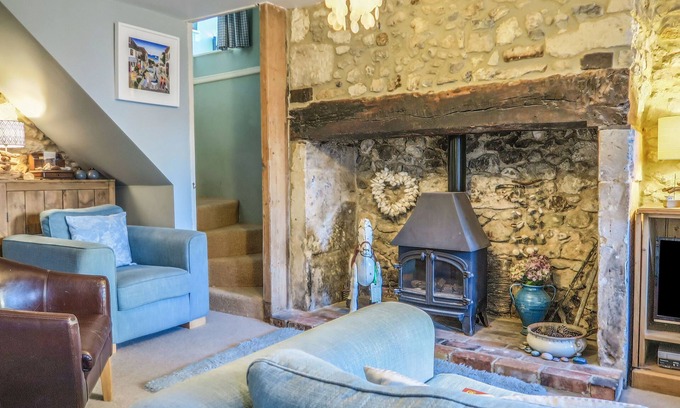 Beer Cottage | CRAFT COTTAGE, pet friendly, character holiday cottage in Beer