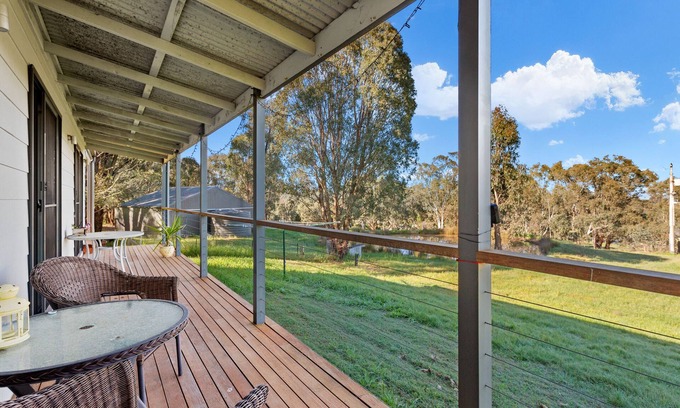 Mansfield Cottage | Craigmont Cottage - Near Lake Eildon