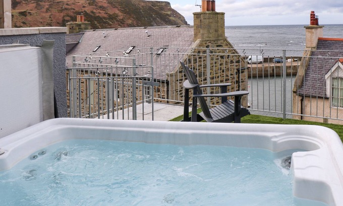 Gardenstown Cottage | CRAIGNURE, pet friendly, character holiday cottage in Gardenstown