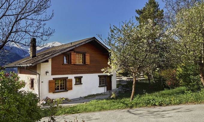 Montana Bed & Breakfast | Crans-Montana, charming B&B for 2-4 people