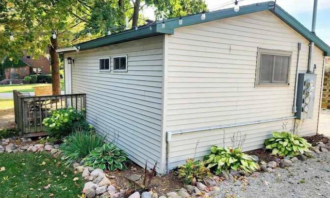 Fremont House | Crappie Cabin - Waterfront resort on Fremont Wolf River