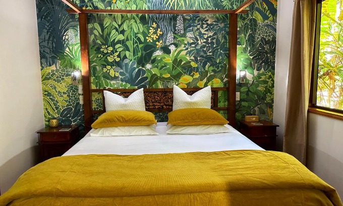 Lake Eacham Resort | Crater Lakes Rainforest Cottages