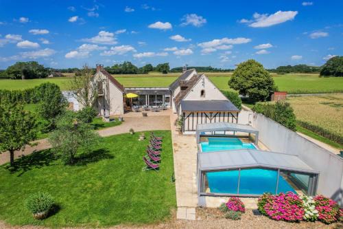 Luigny Villa | Crazy Villa Luigny 28 - Heated pool - City Stade - 1h20 Paris - 30P