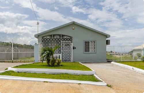 Stewart Town House | CrearyStays
