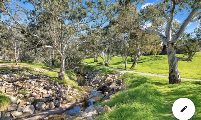 Valley View House | Creek Front House
