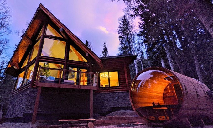 Downieville-Lawson-Dumont Cabin | Creek & Log Cabin near I-70, Sauna in the Forest