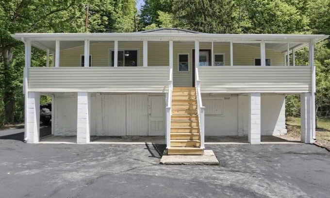 Mechanicsburg Cottage | Creek side cottage with awesome porch and fire pit
