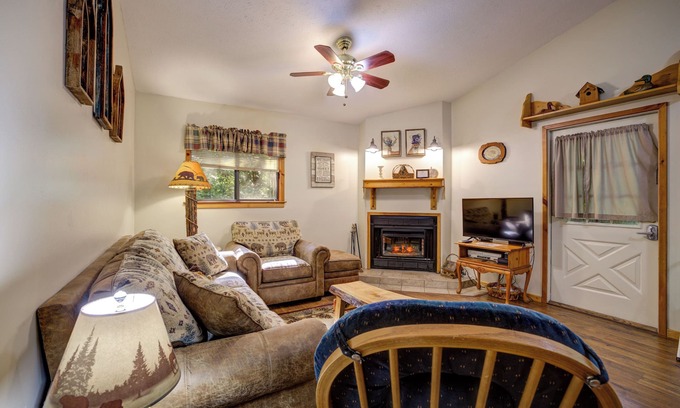 Sautee Nacoochee Cottage | Creekside Haven - Cozy Pet Friendly Getaway