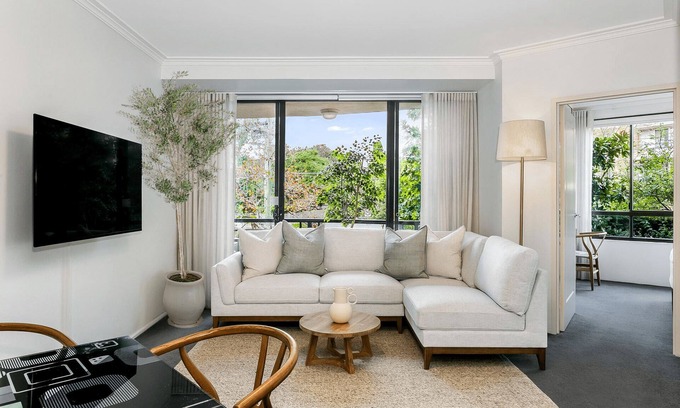 Cremorne Apartment | Cremorne- BEN19 - Ben Boyd Road - Stylish 1-Bed Apartment with Courtyard, Parking Easy City Access
