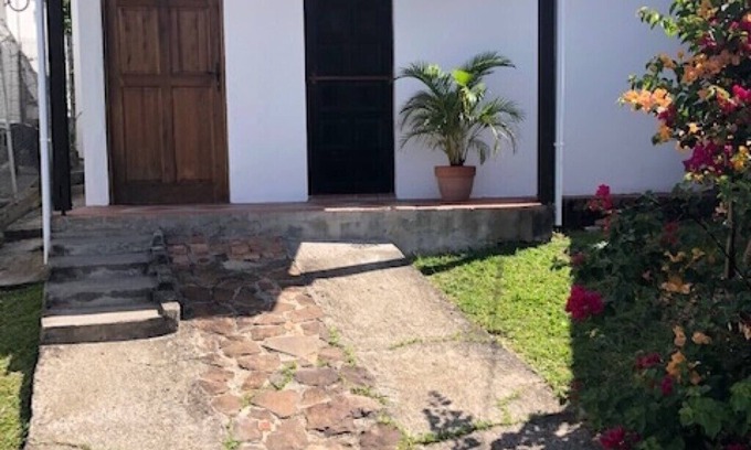 Fort-de-France Cottage | CREOLE DEPENDENCE