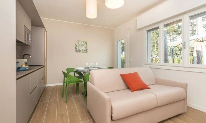 Lignano Riviera Apartment | Crepetta&Briciola - Loft 7 (Private Pool)