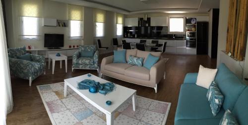 Dalyan City Center Villa | Crescent Twins -White Villa