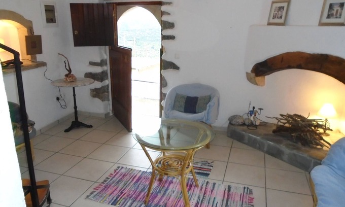Kritsa House | Cretan house with roof terrace for 3 people