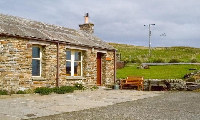 Pierowall House | Crofters Rest - W42426