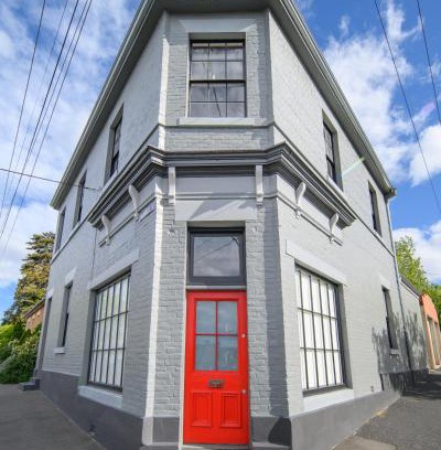 Battery Point Apartment | Cromwell Apartment - 3 Red Doors Battery Point