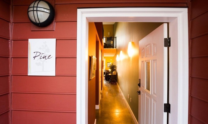 Okanagan-Similkameen House | Crooked Tree Guest Suites - The Pine Suite