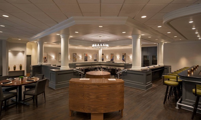 Englewood Hotel | Crowne Plaza Englewood by IHG