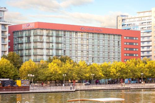Docklands Hotel | Crowne Plaza London - Docklands by IHG