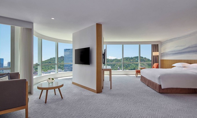 Zhuhai Jida Hotel | Crowne Plaza Zhuhai City Center by IHG