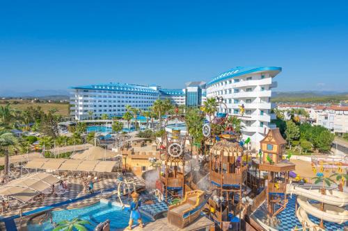 Cenger Resort | Crystal Admiral Resort Suites & Spa - Ultimate All Inclusive