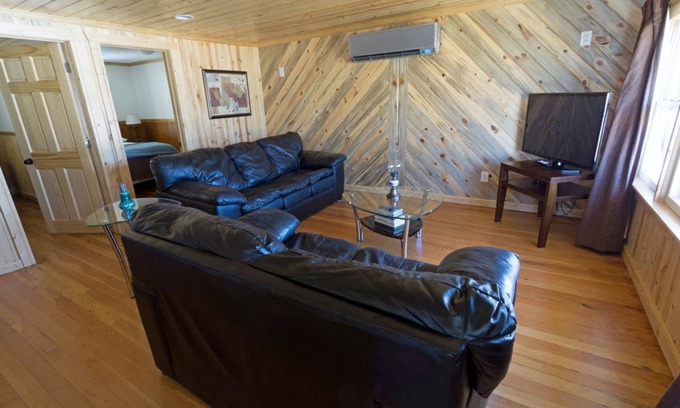 Beulah Hotel | Crystal Lake Resort