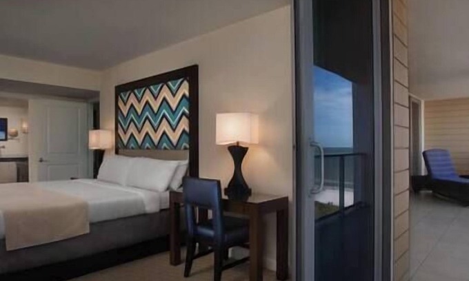 Marco Island Hotel | Crystal Shores Beachfront Resort, Beach, Spa, Hot Tub