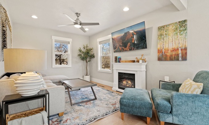 University Park House | CSU Hideaway – King Bd, Backyard Oasis, EV Charger