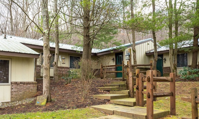 McHenry House | Cub House | 5 Minutes to Skiing, Boating, Dining