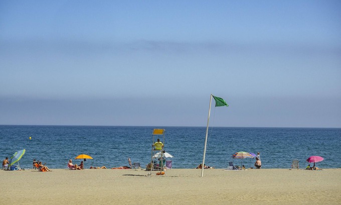 Historic Center of Estepona Apartment | Cubo's Estepona Oceanview Apartment & Free Parking/beachfront/free wifi/parking included