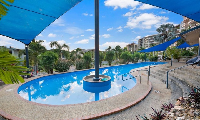 Cullen Bay Apartment | Cullen Bay Penthouse Pool Decks and Marina Views