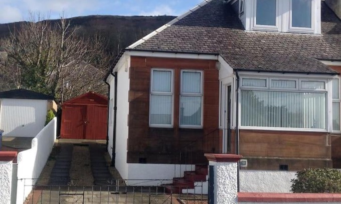 Largs House | Cumbrae View House (Licence no NA00109F)