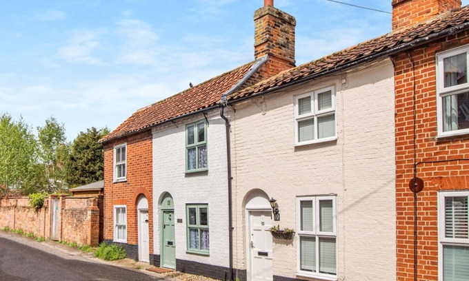 Martlesham Heath Cottage | Curlew Cottage