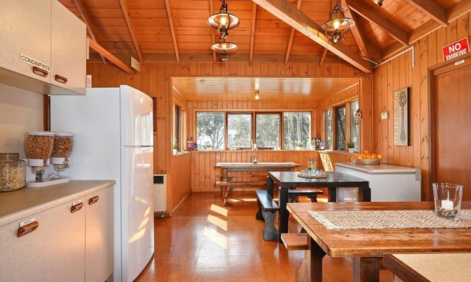 Dinner Plain Cabin | Currawong Lodge - Dinner Plain